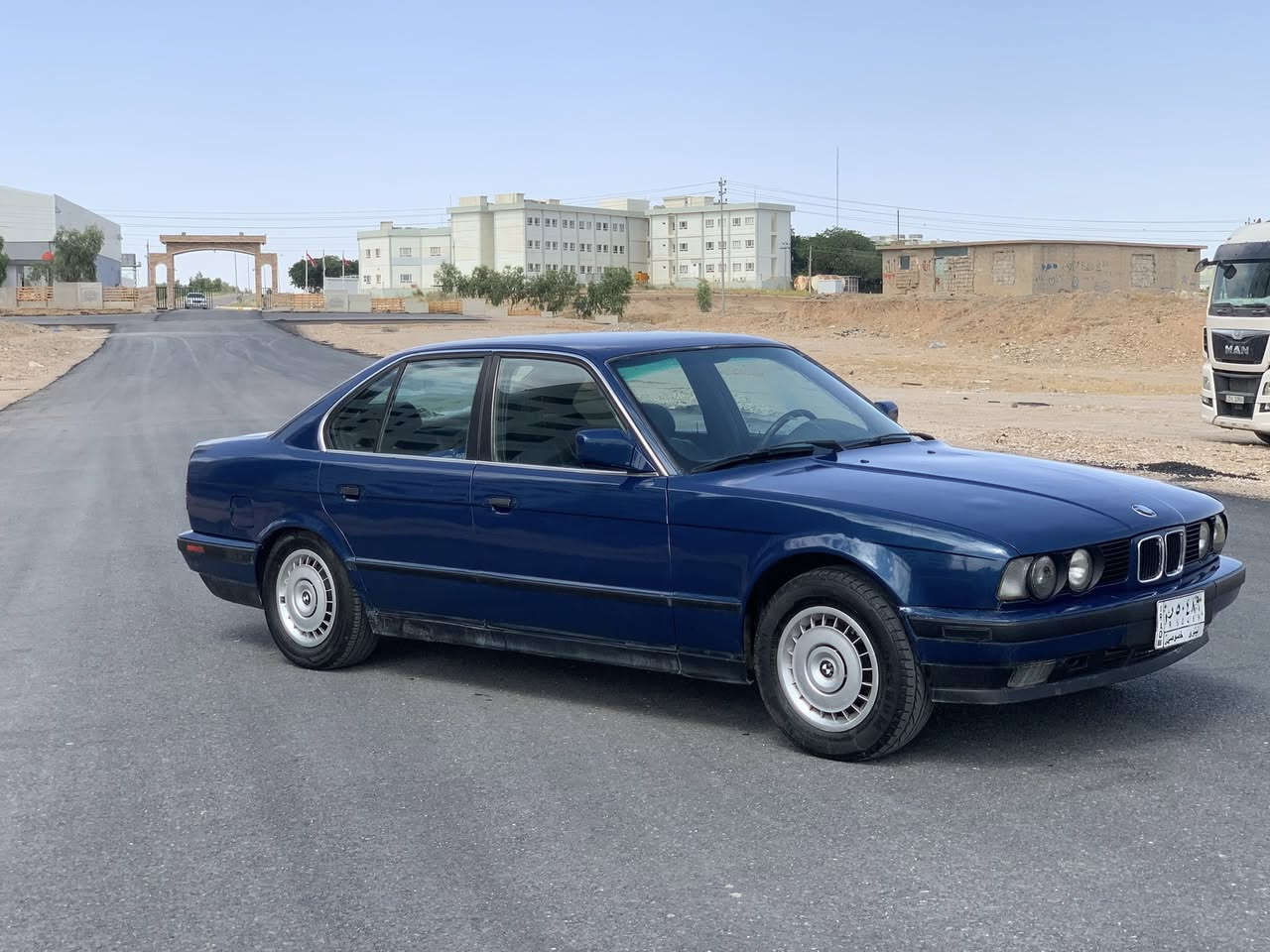 30 گلاو مەجالێ برایانە ✅
520i بیلاد دجیتاڵ گێڕ عادی
 گێڕ و مەکینەی لۆکخراوەتەسەری
بەبێ دەعم و لێدراو عام بۆیاخ بۆ جوانی پۆلیش نەکراوە
کامل ناوی جڵدە سەقفی شاموایە 
چوار تایەیی لۆکە 
هەموو گیانی بەشەرتە نوقسانی تیانیە
سەنەویە بەشەرتی ئەوەلیات و حاسیبە
لە کەلارم
***********
