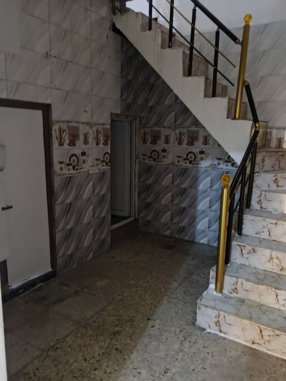 مشتمل للايجار مساحه 40م في 120 ايجاره 350ااف  ***********
