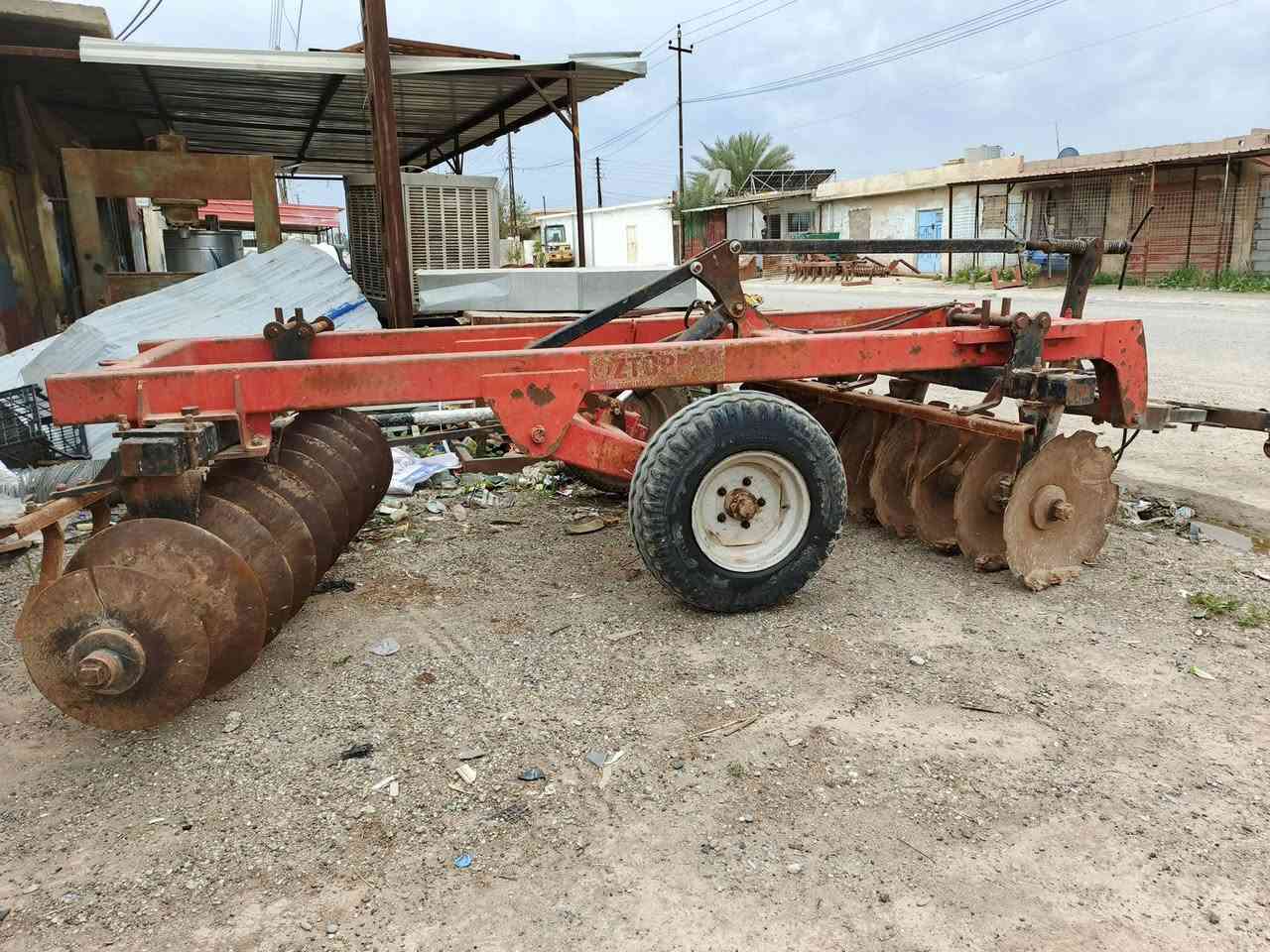 دسك حجم 18للبيع نوعيه استبرق السعر 27ورقه اوبي مجال بسيط 
عنوان كركوك ناحية يايجي حدادة اسطه نظمي
                   ***********
