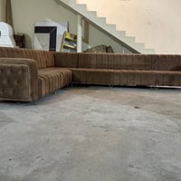 كنب 10 نفر • بلا عيوب • خلف مكتب ليلى قاسم