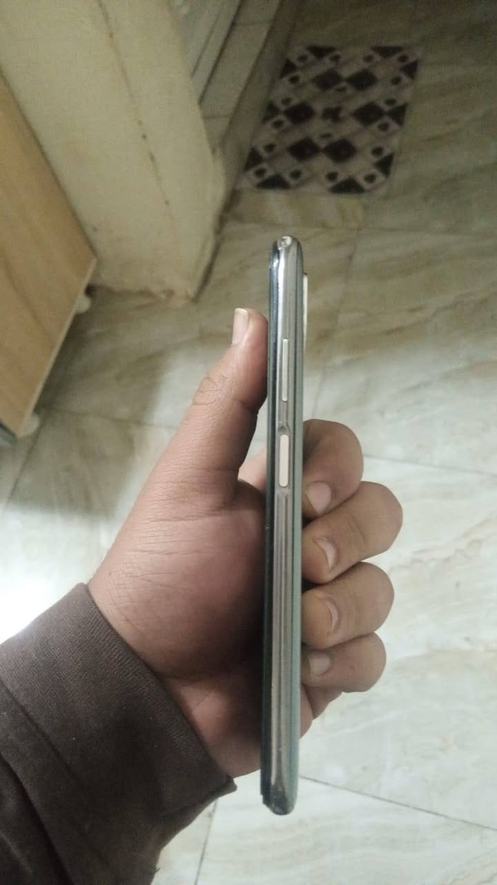 سلام عليكم جهاز هواوي واي 7ذاكره 128رام 8  قيم واخذه جهاز سريع بلشحن شاحن تايبسي صوته عالي حط سعرك واني اطبلك  مكان بغداد


**إذا كنت صاحب هذا الإعلان وتريد حذفه لأي سبب، رجاءا أرسل رسالة إلى الدعم الفني**