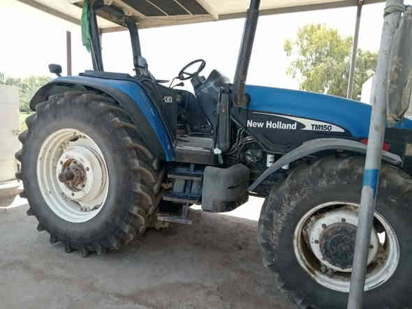 نيوهولندا  حجم  ١٥٠ موديل  ٢٠٠٢ مكينه جاهزه وجديده  مابيه أي نقص  رقم واسط شرط التحويل محرك وكير مكفولات كهربائيات كله شغاله تفاصيل  أكثر أتصل  ***********  العنوان واسط النعمانيه السعر  ٣٥ مليون
