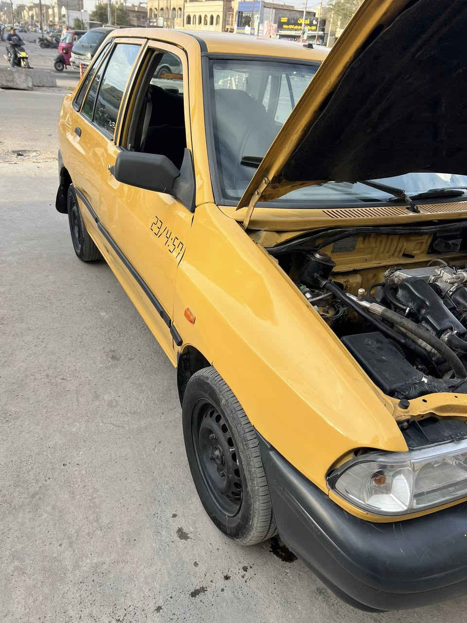 سلام عليكم سايبه موديل 2012 هيه وغرامه مصفره السياره خير من الله جاهزه العنوان الدوره السعر 23 شرط تحويل الرقم ***********
