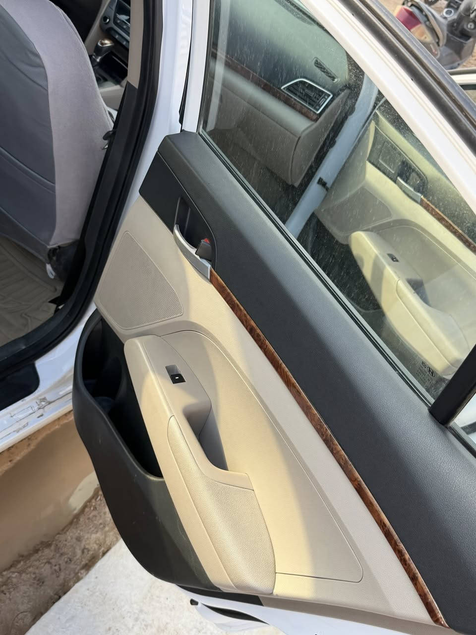 سلام عليكم
النترى موديل 2017 كلين خليجي
موصفات الخليجي 
معروفه سلايد سياره
سياره ناصبه وكلش حلوه مال بيت ستخدام قليل
***********
