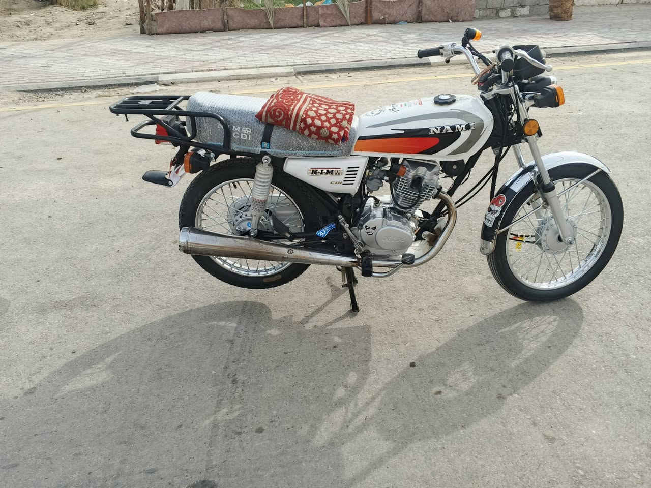 السلام عليكم دراجه للبيع موديل 2027سعر 650مكان طويريج للتواصل ***********
