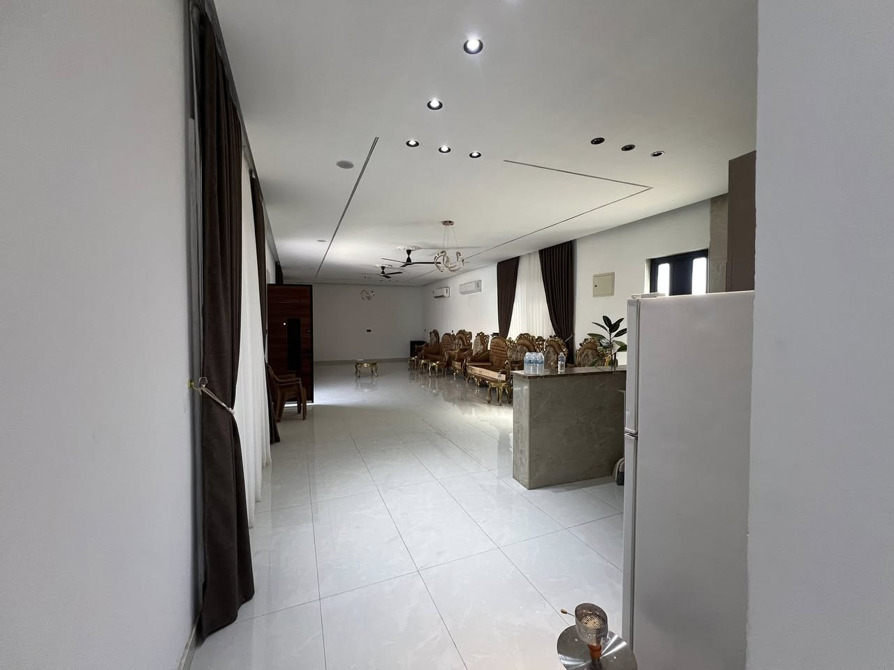 سلام عليكم
مزرعة للبيع مساحة نصف دونم واجهة ٢٦ نزال ٥٠ طابو زراعي سند ٢٥ تحتوي على صالة كبيرة +٢ غرف نوم سويت + مطبخ مفتوح على صالة داخلية كلش كبيرة سقف بل كامل جبس بورد أناره مخفيه هدن لايت حمامات عدد ٣ مسبح كبير ٥ في ١٣ شغل درجة اولى حدايق ٢ سياج خارجي مرمر العنوان الدورة البوعيثة مجمع السفير اي استفسار اتصال 📞 ***********
