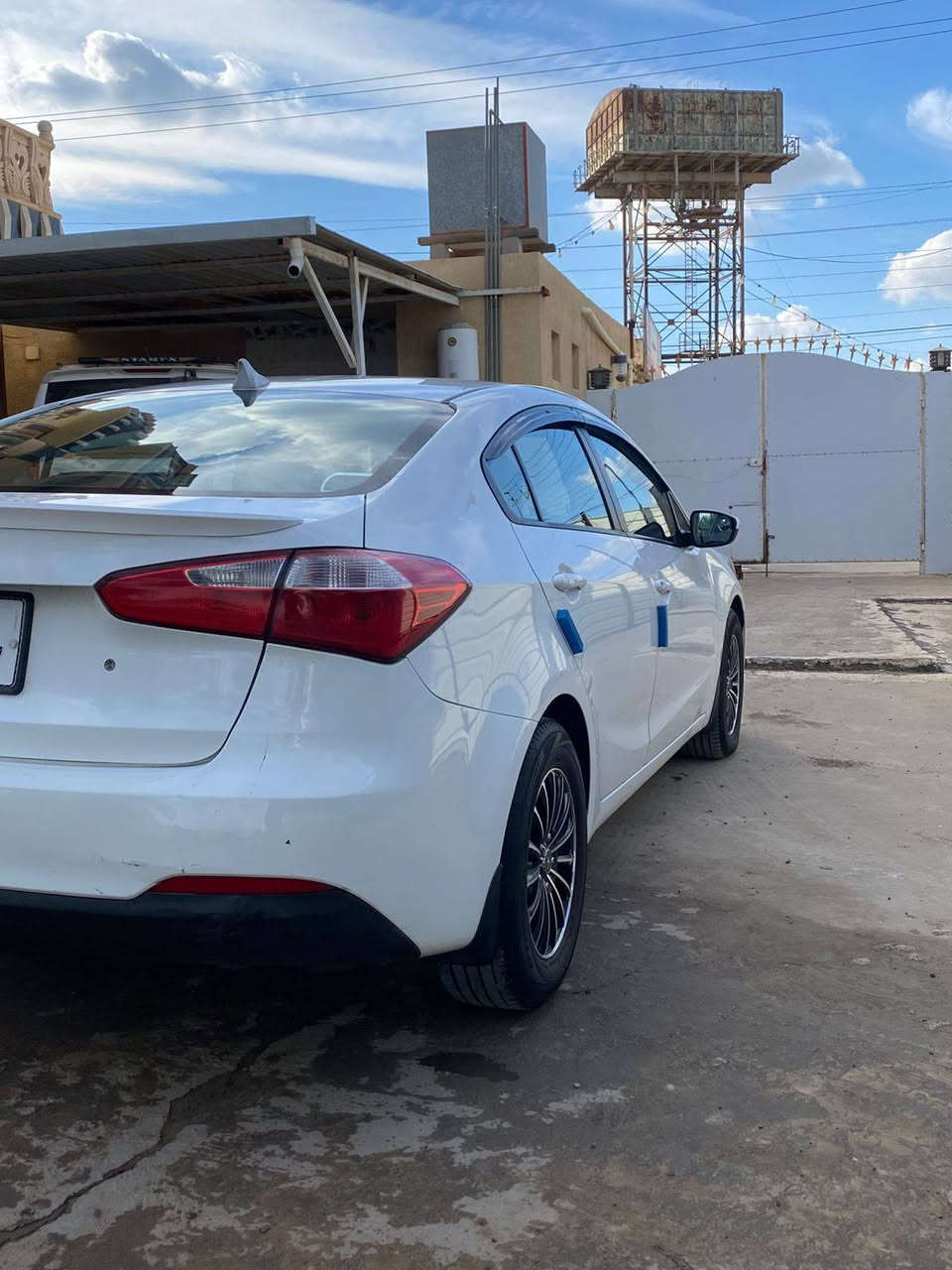 سيراتو 2014 رقم بغداد دولي كير مكينه كفاله محرك 2000 مكفوله من صبغ رقم بغداد دولي كامله مابيها نقص 
مكان السياره  الطارميه العبايجي  السعر 135$
***********
