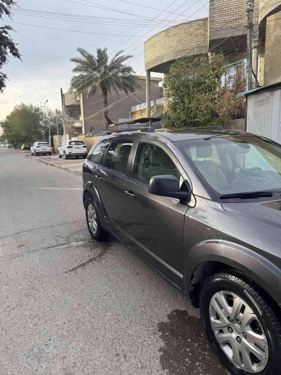 للبيع دوج جورني موديل 2020 🚗
لون رصاصي – استيراد أمريكي – استخدام نظيف وجاهزة للاستعمال.  
سيارة عائلية عملية ومريحة بالطريق والسفر.  

المواصفات:  
- ناقل حركة أوتوماتيك  
- دفع أمامي  
- 7 مقاعد مريحة  
- تكييف أمامي وخلفي  
- سنسرات  
- داخلية مرتبة ومساحة واسعة  

ملاحظة:موجوده صور حادث ومعدله وجاهزه .  

السعر: 167 بيه مجال بسيط للجادين فقط.  

للتواصل مراسلة خاص أو اتصال ***********
