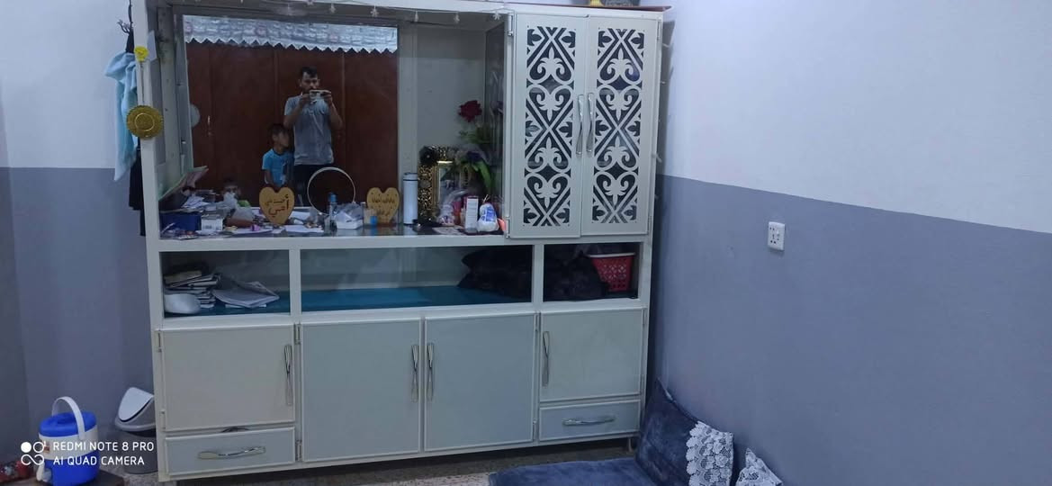 للبيع بوفيه شغل ثقيل نظافه 90% فول مترين 20 مكان موصل راشديه سعر 150 بي مجال رقم كورك *********** اسيا ***********
