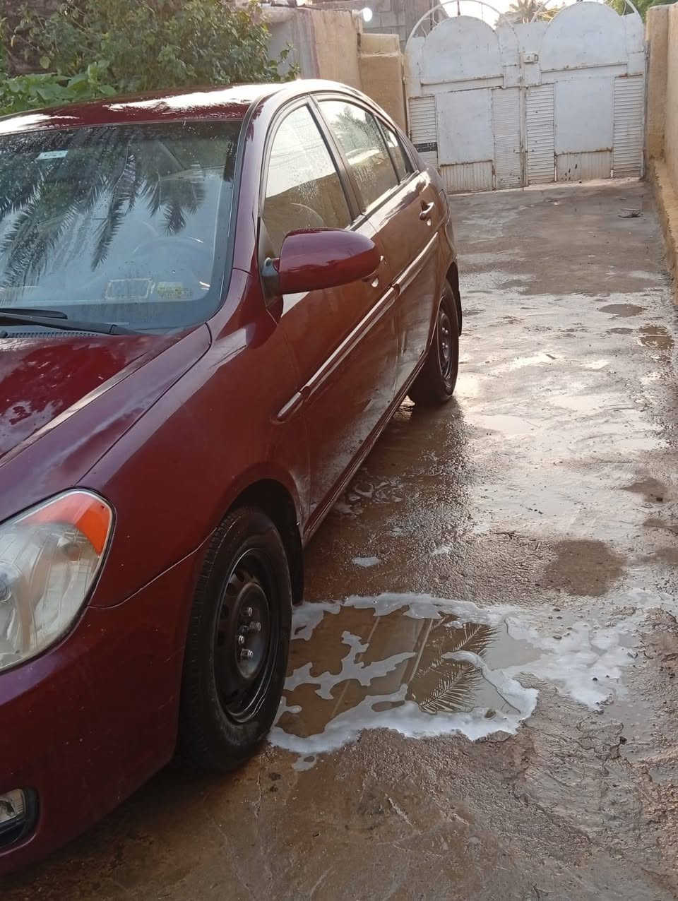 السلام عليكم للبيع اكسنت 2009 سياره مكفوله من الضربه بيها صبغ اثر جراد سيارة جديده بمعنى الكلمه تبريد ثلج كير ومكينه شرط تخم تاير حداديه كله جديد سيارة مال جناي سعر 84 وبيها مجال حك الجيه ، المكان بغداد المدائن الرقم بغداد دولي التحويل ثاني  يوم هزه جديدة ،علماً مُكلف بالنشر الاتصال بالرقم ***********
