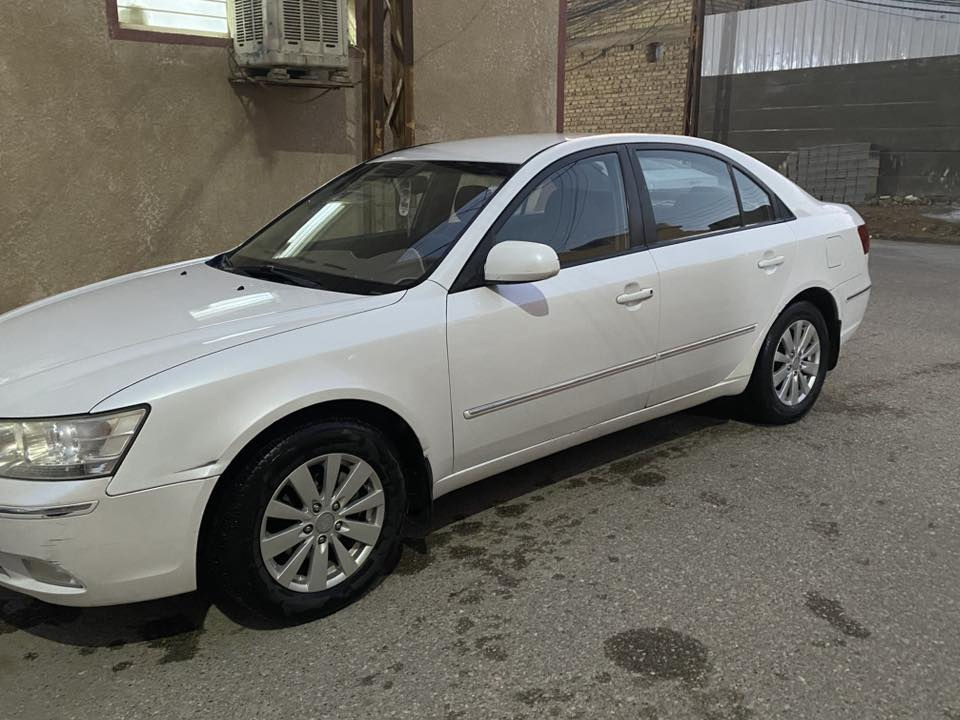 السلام عليكم 
سوناتا موديل 2009 خليجي مكينه 2400
السياره بيه قطعه وحده مبدله الباب خلف السياق 
السعر 138 رقم بغداد 
السياره بأسمي مكانه كربلاء ***********
