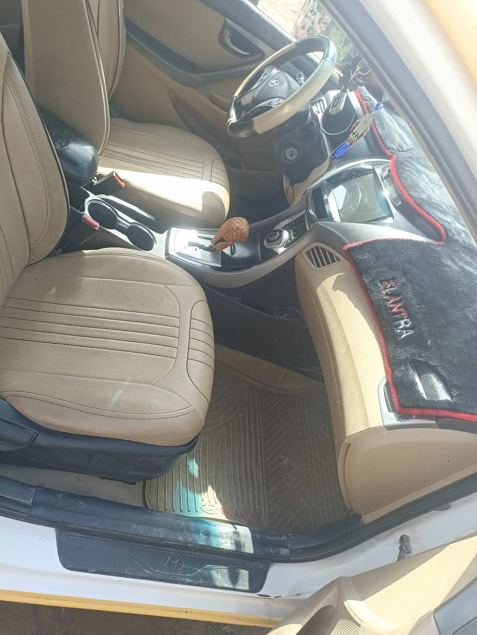 النترا مضلع 2013 فول مواصفات بيهه شبر واحد صبغ الباقي كفاله محرك 1800 كير مكفول سعر 110 وبيهه مجال هذا رقم ابو السياره ***********
