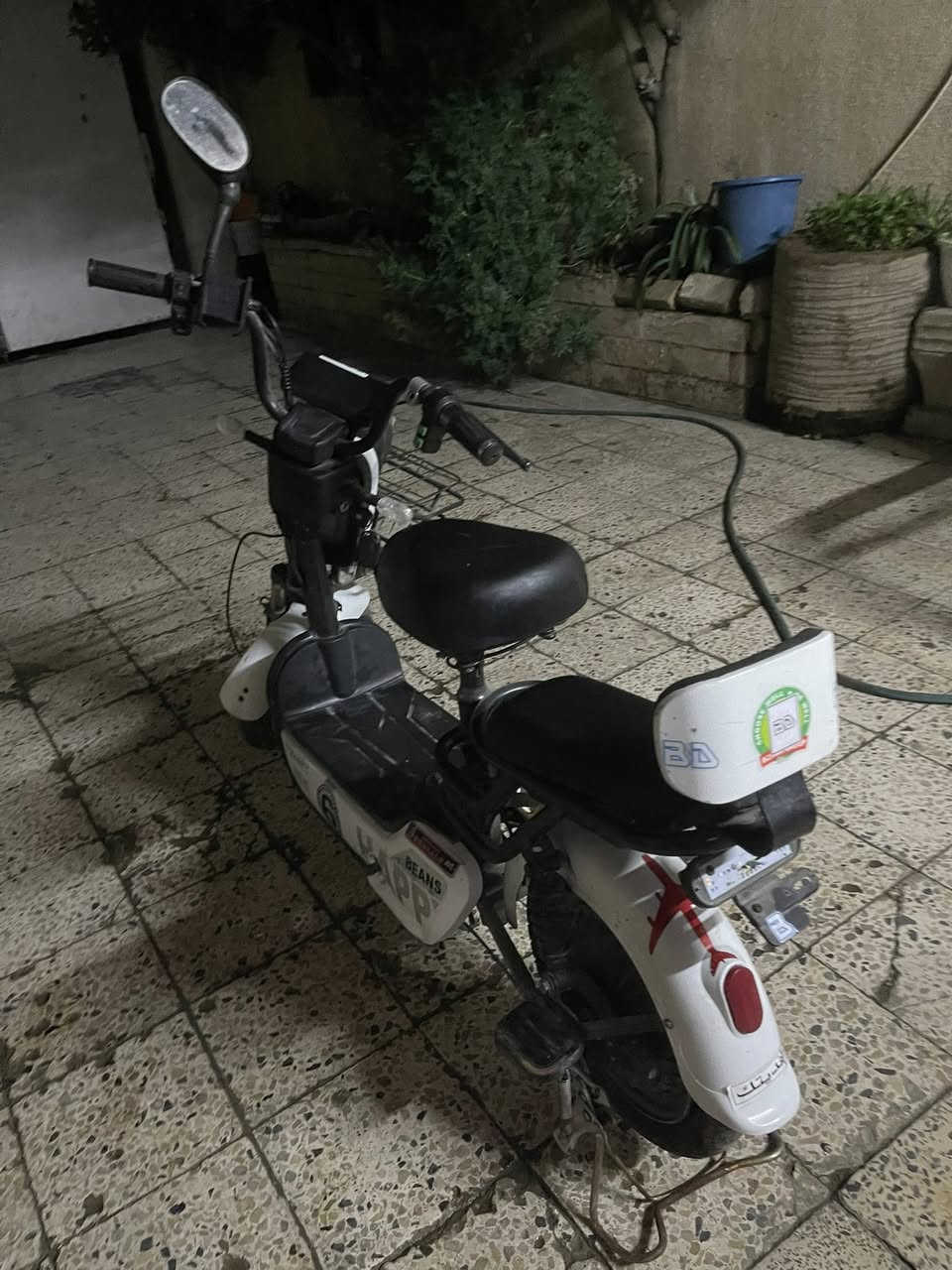 السلام عليكم مأطور شحن للبيع أربع بطاريات بصمه سويج لايت هورن اشاير يمين يسار السعر160بيه مجال للطيبين للاستفسار الرقم *********** مكاني الموصل حي الصديق
