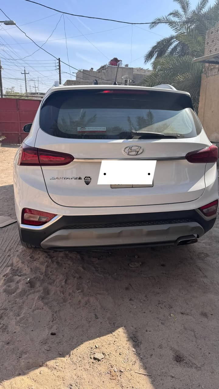 السلام عليكم 
سنتافي ٢٠١٩ خليجي 
٤ سلندر
محرك كير تبريد كله كلين 
ماشية ١٥٠ الف 
سنويه منتهية باسم شركه
لون الكشنات مخمل
تحكمات بالستيرن
صندوق كهرباء
مري شفط
لايتات زينون 
للاستفسار : ***********
عنواني بصره
(مكلف بالنشر)
