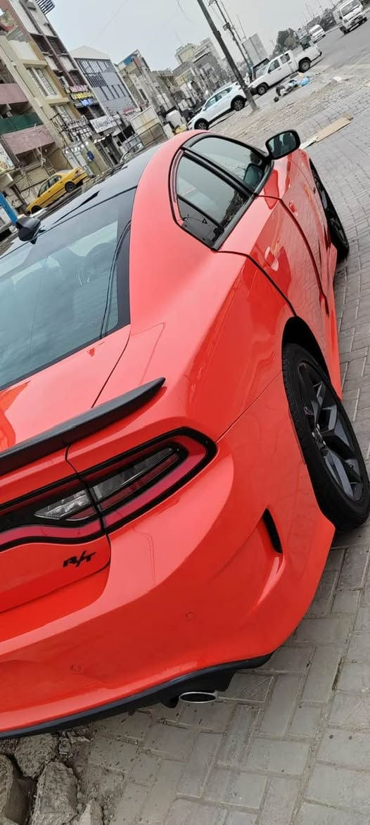 جارجر موديل ٢٣ هيمي ٥٧٠٠ ارتي السياره جديده لوك دخول جديد 
وارد امريكي منفيس السياره بسمي مكانه بغداد ماشيه ١٤ الف كيلو متر وليس ميل *********** بيه وات ساب  معروظه ٢٢٠ ورقه وبيه مجال لشراي
