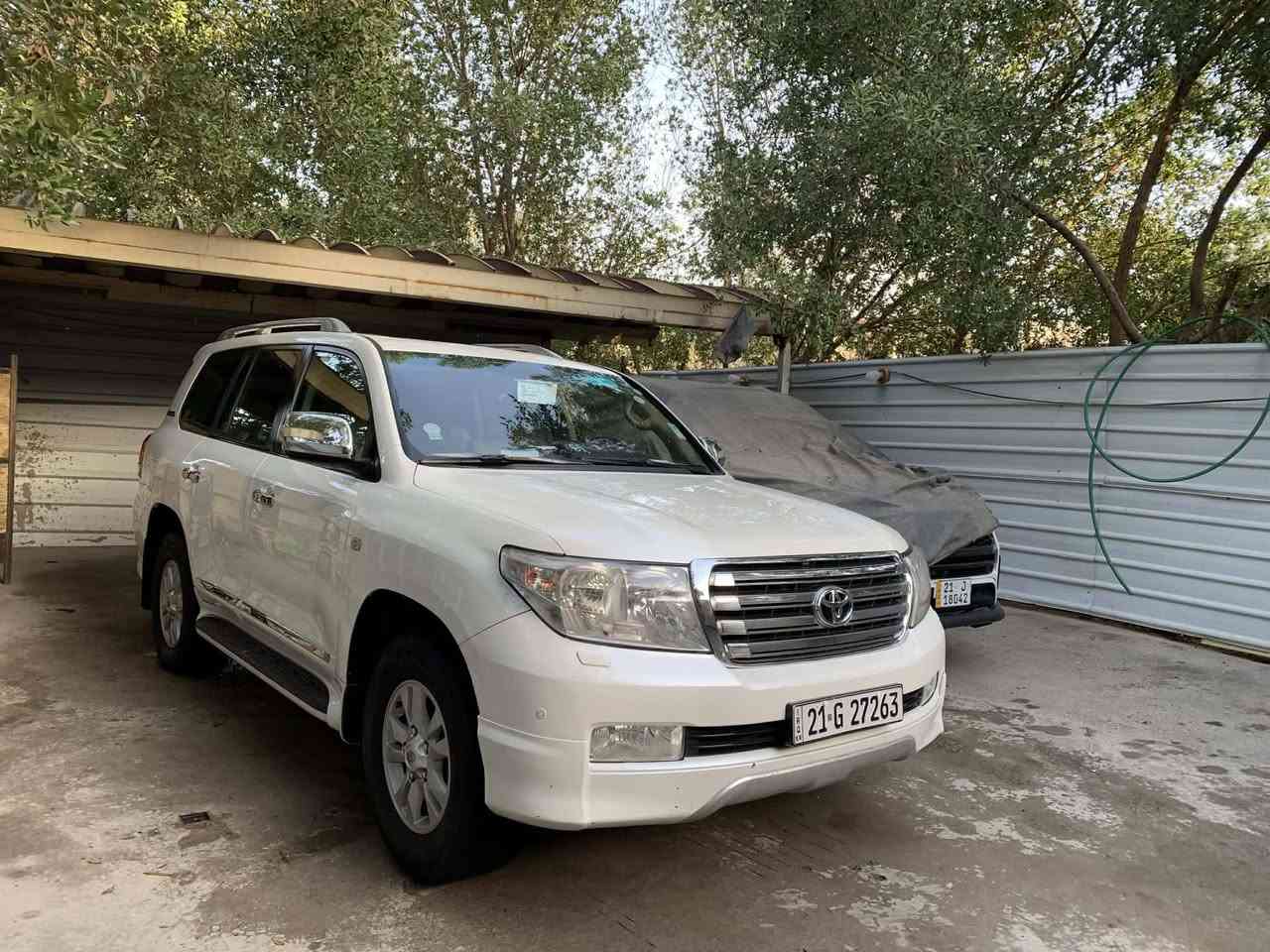 سلام عليكم عندي سياره للبيع لاندكروز موديل 2011 رقم سليمان ماشيه 90 ألف مكفول كفال  سبير مانازل سياره جديده وحلوه عل وضع شريكه سياره فول مواصفات تحويل مباشره عنوان بغداد ولشراي يتصل على الرقم ***********
