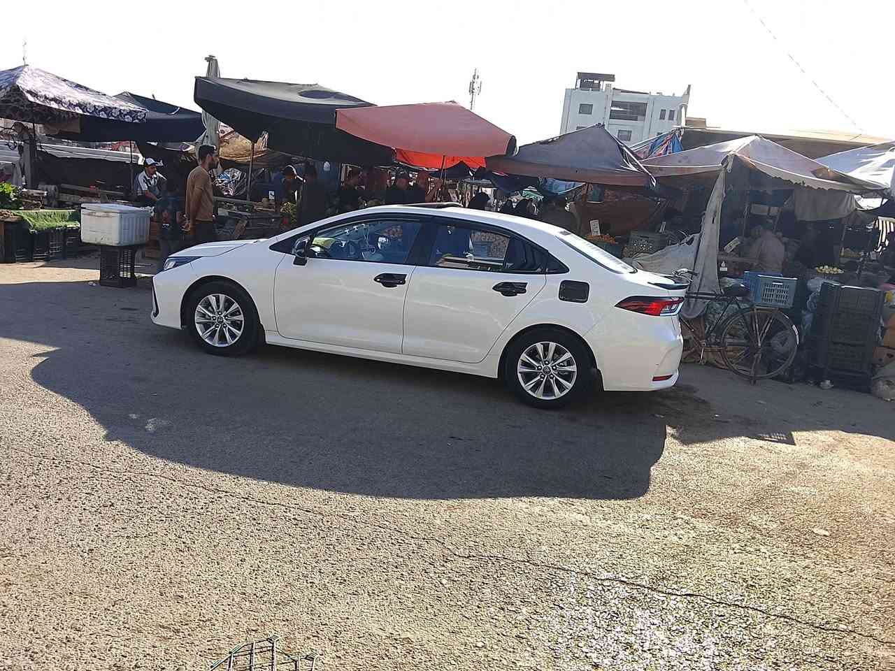 سلام عليكم عيوني سياره جديد موديل 25 فوال موصفات للخير كير مكينه تبريد بل كرتوان مال شركه سياره زيروه مامشيه شي قليل 500بعده وكاله من كلشي سياره صار بيه حادث جملغ وبنيد فقط الباقي كفاله عامه مكان بابل سياحي شراي يتصل وإني خادم للجميع السعر 140وبيه مجال قليل للشراي ***********
