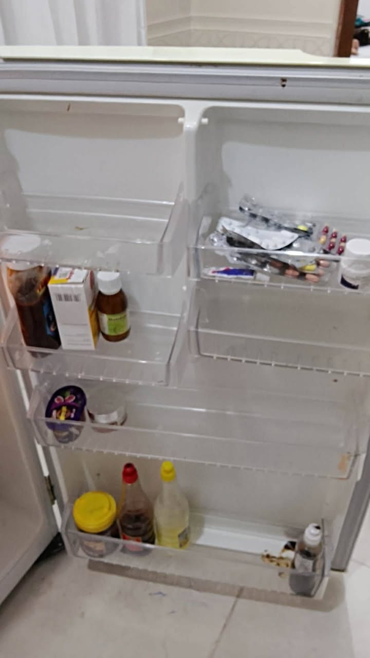 ثلاجه للبيع نضيفه جدا
حجم كبير سعره ٤٠٠ بيه مجال للشراي فقط


**إذا كنت صاحب هذا الإعلان وتريد حذفه لأي سبب، رجاءا أرسل رسالة إلى الدعم الفني**