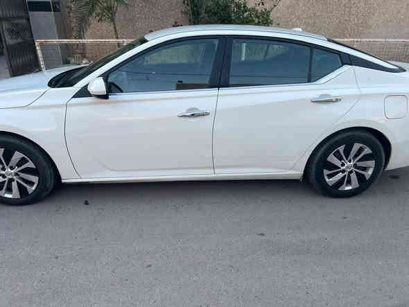 نيسان التيماAltima2019) – فئة sr
🔧 محرك 2500 
⚪️ لون أبيض
🚘 ماشية 126 ألف كم
🛠️ حادث جملغ ايمن– سونر صور الحادث موجودة
📱 شاشة كبيرة
🔑 بصمة تشغيل
🚪 دخول ذكي
📡 تشغيل عن بُعد
⚙️ تحديد سرعة
🛣️ نظام المحافظة على المسار
📍 رادار أمامي + توقف ذاتي
📍 رادار خلفي + توقف ذاتي
⚠️ نظام تنبيه خروج عن المسار
💺 كشن كهربائي
🎧 كشنات
💡 لايتات زينون
📄 مرقمة سليمانيه

السعر150$ ورقة وبيها مجال
مكان تواجد السيارة: بغداد
رقم صاحب السيارة:***********
