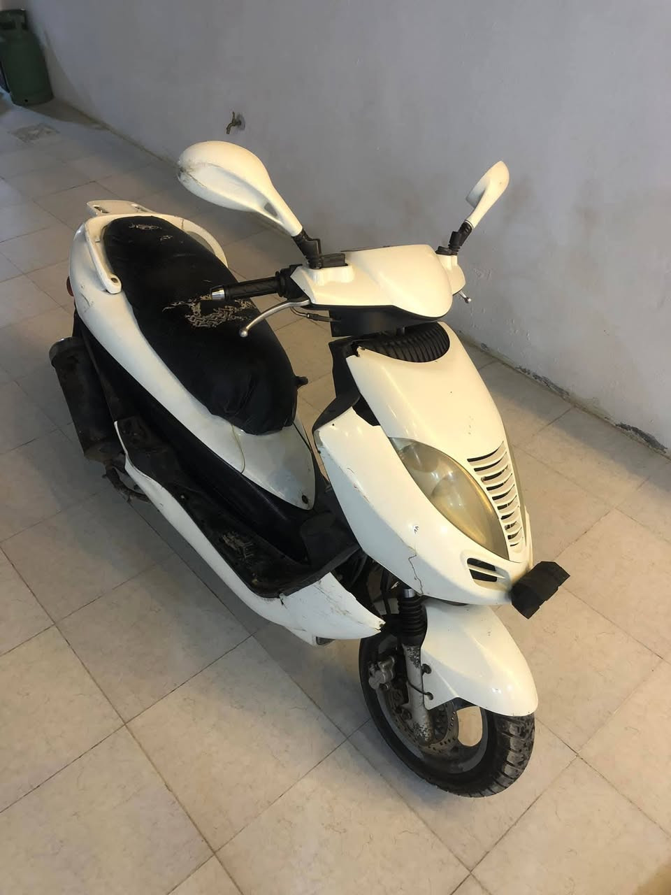 #للبيع او مراوس 
موطور كايمكو ياباني نظيف مثل ماموضح بالصور 
السعر ٦٠٠ الف دينار  او مراوس 

(مو شراي لا تكسر بالسعر) رقمي /***********
