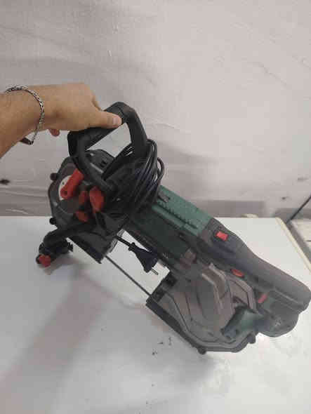 يالله سلام عليكم 
مينشار شريطي معدني 
شغال كلشي مابي عده هاي لقاعده مالته مكسوره 
حط سعر وخذه  ماعندي توصيل 
مكاني ديالى بعقوبه كاطون رازي 
***********
