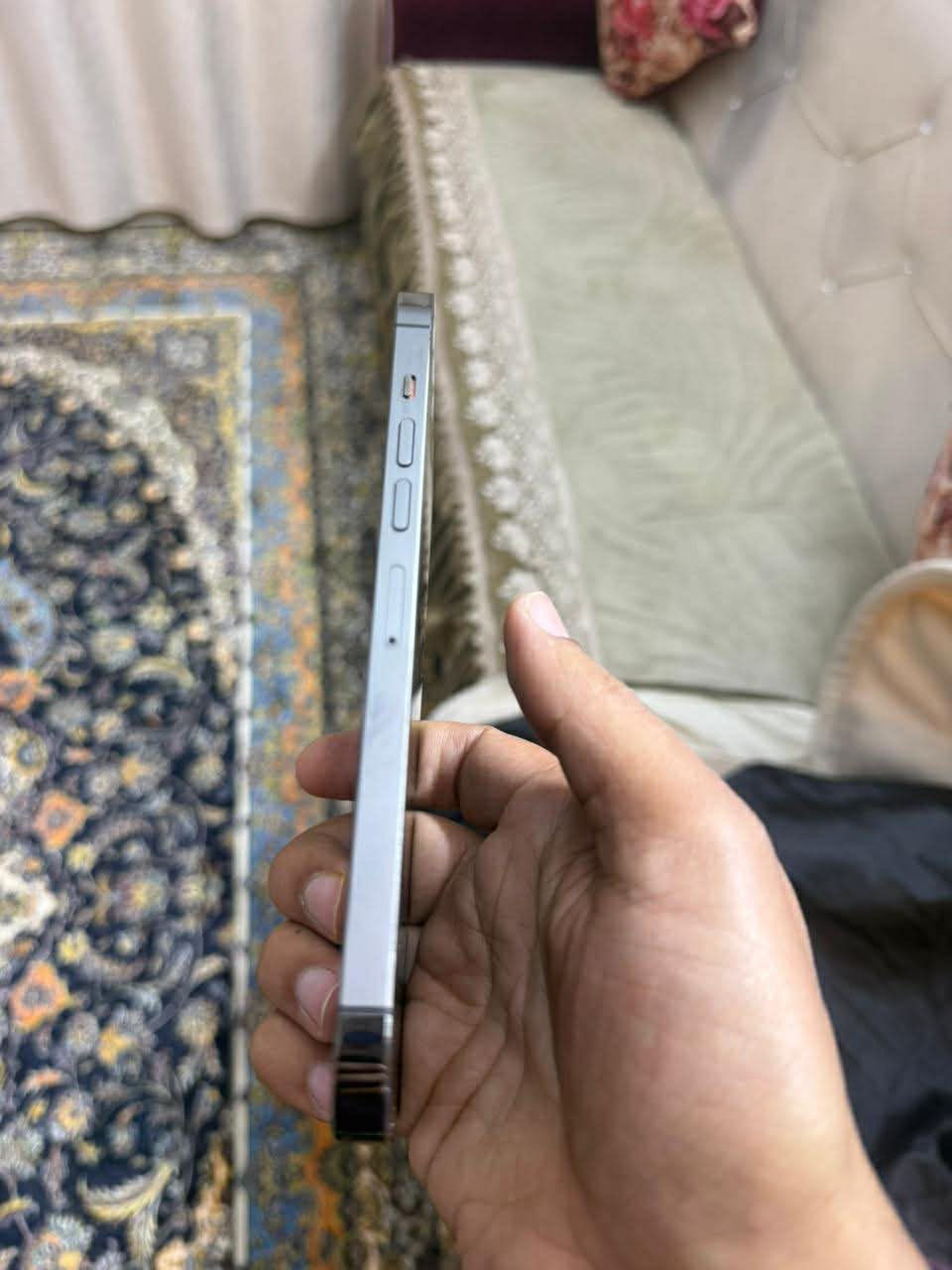 السلام عليكم ايفون 13 برو ماكس بطاريه 96 ذاكره 512 بدون غراض فقط التلفون سعره 750 قفل بدون عمله ***********
