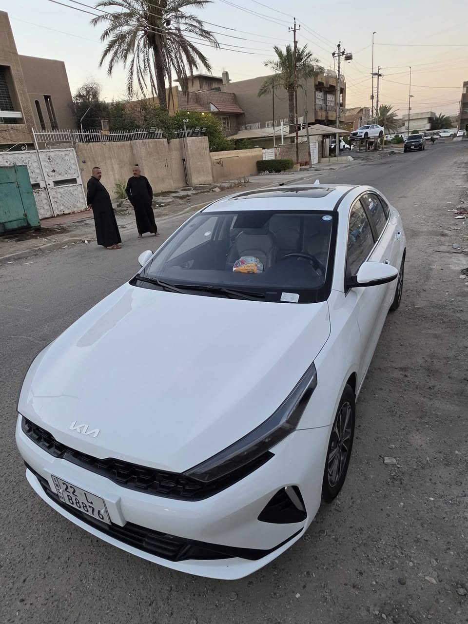 سلام عليكم
للبيع كي3 خليجيه موديل 2022 مكفوله من صبغ 
بيه ملاحضه بين البابتين اليمنه موضح بالصوره 
فول مواصفات 1\1
ماشيه 78 الف  
السعر 127 وبيها مجال قليل 
*********** عنوان بغداد الشعب
