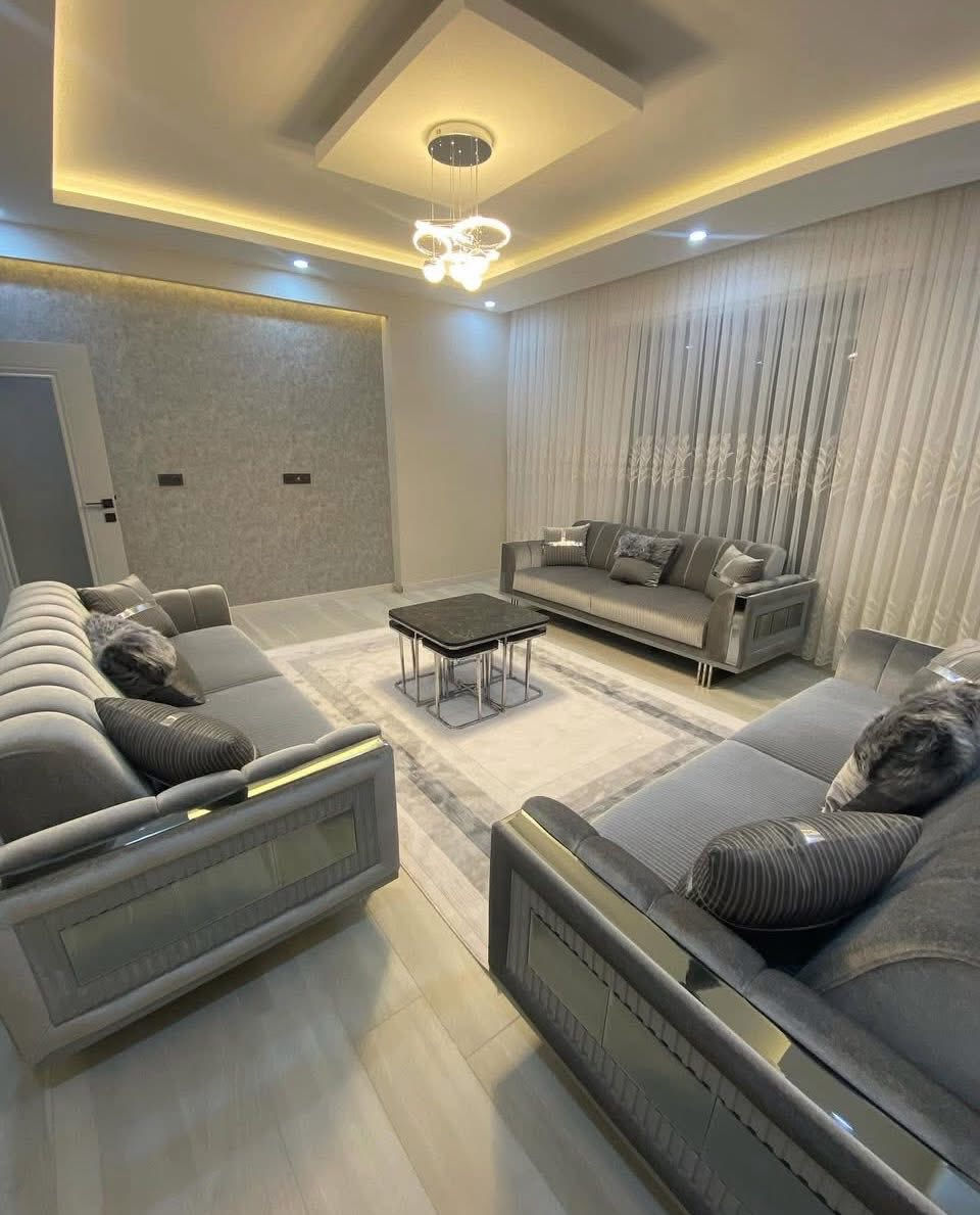 اكتشف أحدث تصاميم الجبس بورد التي تضيف لمسة جمالية وأنيقة إلى منزلك أو مكتبك! في هذا الفيديو، نستعرض مجموعة من أجمل الديكورات العصرية للأسقف والجدران، مع أفكار مبتكرة تناسب جميع الأذواق والمساحات.

ستتعرف على:
✅ تصاميم جبس بورد مودرن وكلاسيك وبرفايل تناسب  استقبال غرف المعيشة، 
✅ إضاءة مخفية LED تضفي أجواءً فاخرة وجذابة
✅ أفكار للجدران والتلفزيون تضيف لمسة ديكورية مميزة
✅ نصائح لاختيار التصميم المناسب لمساحتك الداخلية

لا تنسَ الإعجاب بالفيديو والاشتراك في الصفحة لمزيد من الأفكار والإلهام!
للاتصال***********
