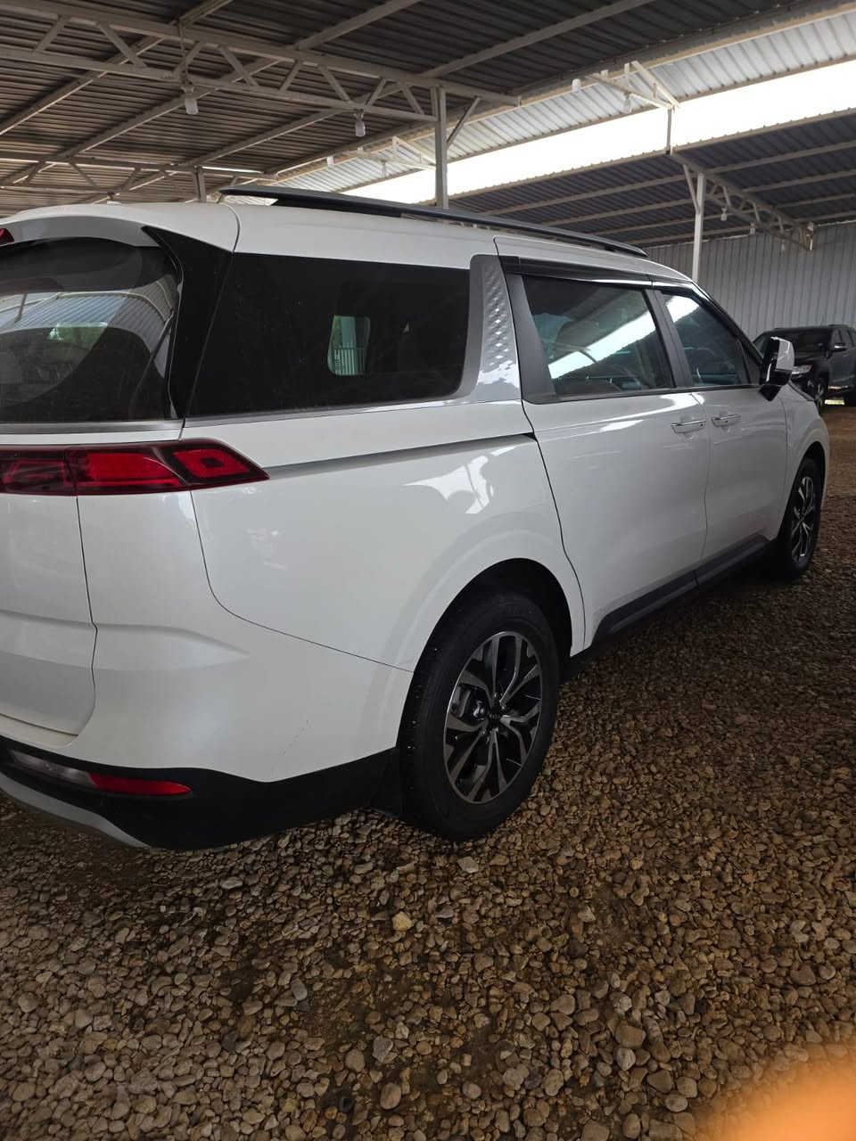 السلام عليكم للبيع كيا كرنفال وارد كوري ٣٠٢٣ كفاله عامه شرط غاز بانزين رقم بغداد بسمي السعر ٢٩٠ وبيها مجال رقم ***********
