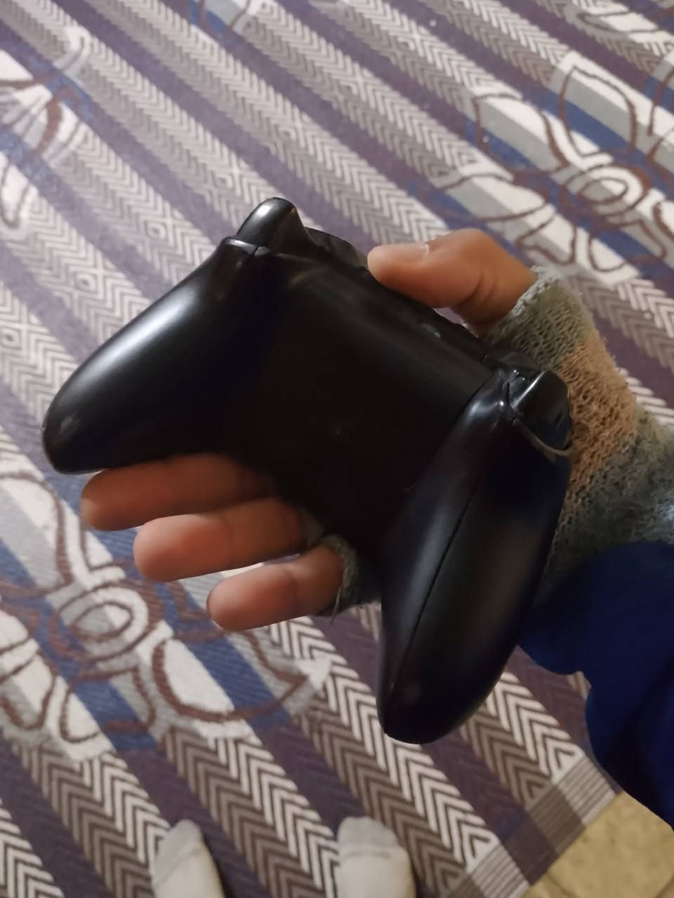 xbox one x للبيع نظيف
مفتوح فقط للتنظيف وتكدر تتاكد وين متحب 
الجهاز يجي ويا جويستك وكيبل HD واير تشغيل 
توصيل مجاني بأي مكان بغداد 
السعر ٢٠٠ الف 
الرقم للتواصل واتساب او اتصال 
***********

