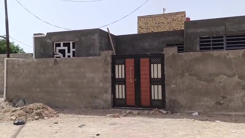 بيت للرهن 130متر مربع يحتوي على غرفتين وصاله كبيره ومطبخ كله سراميك ارضي وجداري واستقبال وكراج ويحتوي على تخاريج داخليه وخاجيه والبيت كله سراميك 
موقعه جداً راقي قريب على شارع كربلاء ومطعم ثابت والمدارس وأيضاً شارعه ماشاءالله كلش عريض يعني اتخلي سيارتك ابراحتك
مبلغ الرهينه ٢٥مليون
للاستفسار الاتصال على الرقم 
***********
#الجميع
#اشاره
