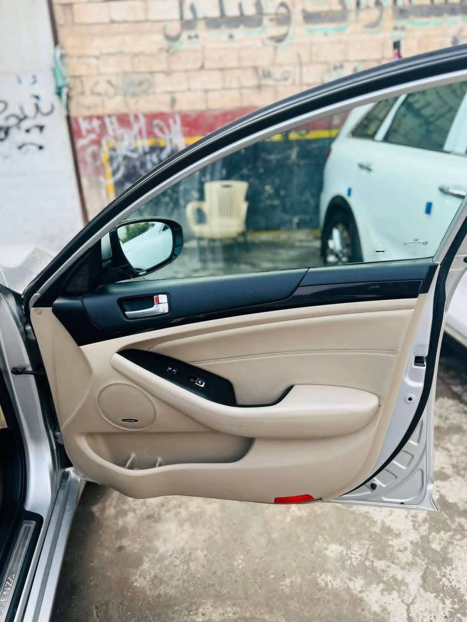 سلام عليكم ورحمة الله وبركاته كادنزه للبيع او مراوس حسب الاقتناع خليجيه موديل 2015سياره عدا الفتحه ولبصمه فول مواصفات فقط بيه قطعتين صبغ بدون دواخل تعهد تحويل ومحرك وكير  استفسار اكثر اتصال***********
