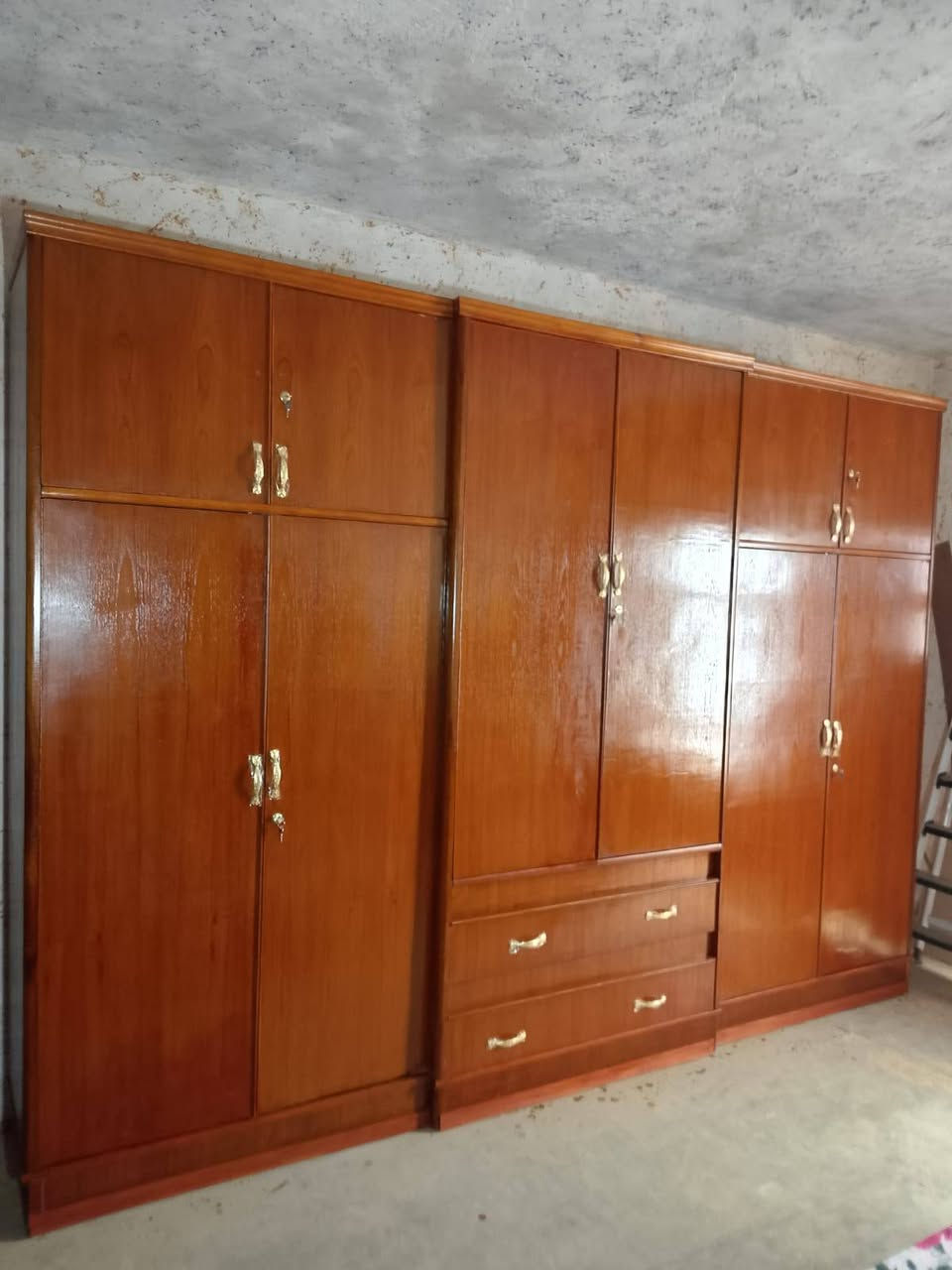 غرفه صاج داخل وخارج نضافه 100% السعر 550 قفل مع النقل داخل بغداد فقط وديالئ ***********
