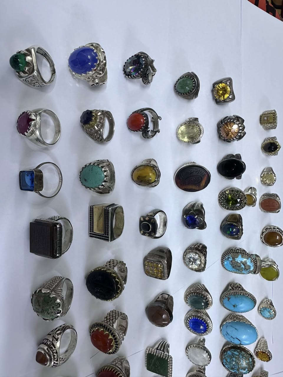 السلام عليكم ورحمة الله 

{ مكلف بالنشر }

محابس عدد 86
زناجيل عدد 5

مسباح عدد 1

الوزن الكلي 1.570 غرام 

السعر الكلي 5000.000 مليون 

مكانهن بغداد وتوصيل ماكو عنده


**إذا كنت صاحب هذا الإعلان وتريد حذفه لأي سبب، رجاءا أرسل رسالة إلى الدعم الفني**