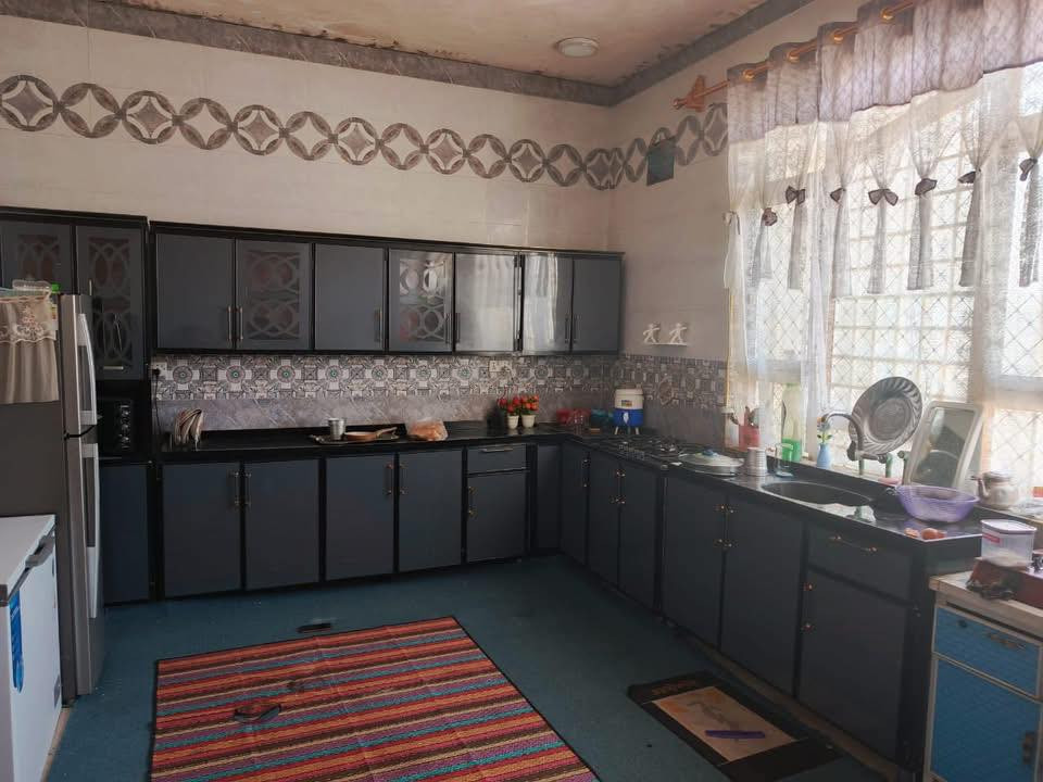 ‼️اقصاد أو نقد‼️
🏠بيت للبيع

📍حي الكوفه 

⚠️زراعي

📐مساحه ٢٠٠م

‼️يبعد عن الشارع ١٠٠م

🚧بناء ٢٠٢٣

🕍البناء طابقين 

•الطابق الاول :
•غرفتين
•استقبال
•صاله
•مطبخ حار بارد
•صحيات ٢

•الطابق الثاني هيكل

🏤مكتب الشراع للعقارات 
ثقتكم اساس نجاحنا..وخدمتكم أولويتنا...
فرص عقارية مدروسة.. وخطوات ثابتة نحو النجاح
خبرة وثقة للبيع والشراء والتأجير
أمانة.. مصداقية.. التزام

***********☎️
***********☎️
