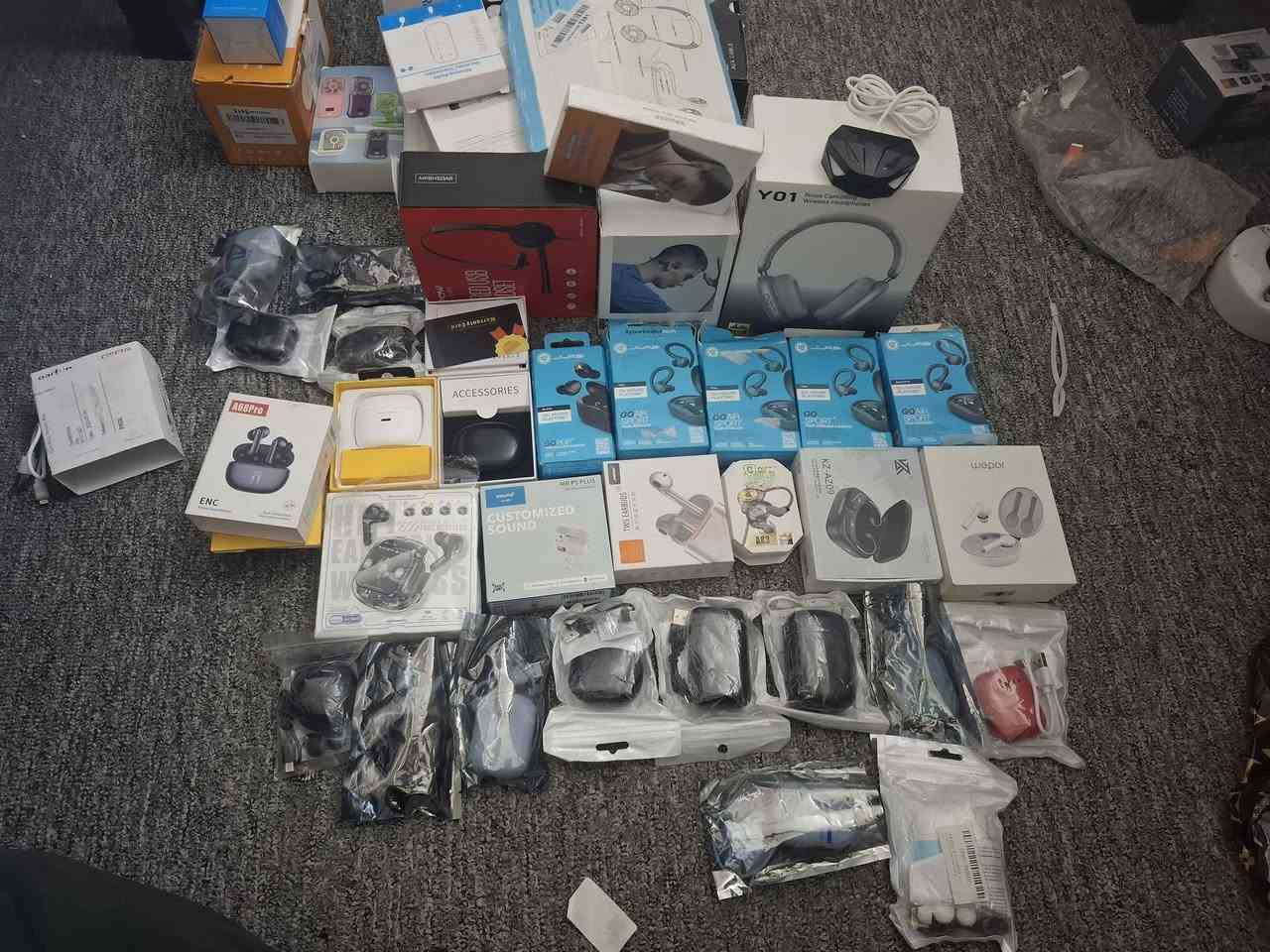 سلام عليكم شلع 375غراض امزون جميع شغال عل فحص تجي وتشوف من رخصة مدير الكروب المحترم 
شارع أبو نؤاس قرب الجسر المعلق *********** 

الي يريدهن متواجد يجن يمي ياخضهن توصيل ماكو
