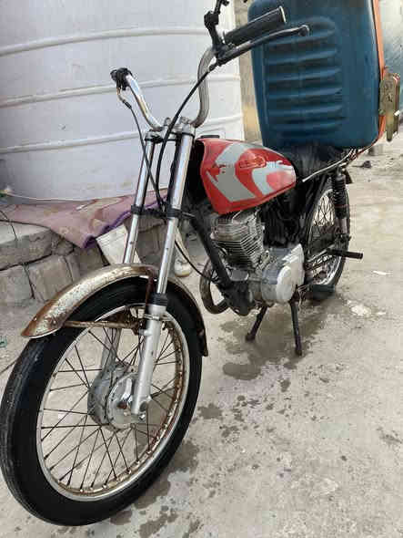 السلام وعليكم دراجه نامه للبيع نضيفه لا تبخير ولا تنقيص وين ما يعجبك دك هندر وطلع ادوات ومكفوله من البوكه مكينه مفتوحه مرا وحده شلعه تخبل العنوان البصره ابو الخصيب السعر ٣٠٠ وبيها مجال الرقم ***********
