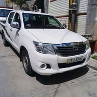 سلام عليك برایانی ئازیز Toyota hilux 2013  بۆ فرۆشتن، وەک لە وێنەکەدا ...