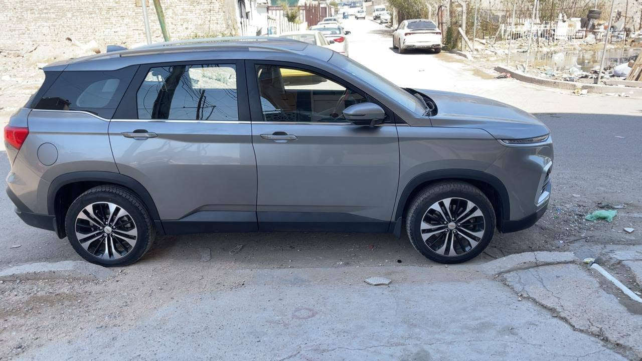 السلام عليكم
للبيع شوفرليت
 كابتيفا فئة premier اعلى مواصفات
خليجي وكالة المنصور ٢٠٢٣
ماشية 79 الف كيلو
بأسمي تحويل ثاني يوم

المواصفات:-
بصمة تشغيل 
بصمة ابواب وصندوق
شاشة
كامرة 
حساسات امامي خلفي
رادار امامي 
مري شفط 
فتحة سقف 
لايتات اوتو متحرك
لدات امامية
هندبريك اوتو
اوتو ستوب
حساس تايرات 
مري شفط 
كشن السائق كهرباء 
تحكم استيرن
كروز سرعة 
كير عادي اوتوماتيك
كشنات ٧ راكب 
مراية اوتودم
منافذ USB
ويل كب كروم حجم١٨
سبير منازل 
كشنات مخمل 
السيارة مكفولة من الصبغ 
بارد بسيط بلجاملغ الامامي
السيارة جاهزة بدون نقص تبريد
كهربائيات  كير مكفولات
اي استفسار تعال خاص او اتصل 
***********
عنوان السيارة بغداد البلديات
  السعر 145 ورقه
