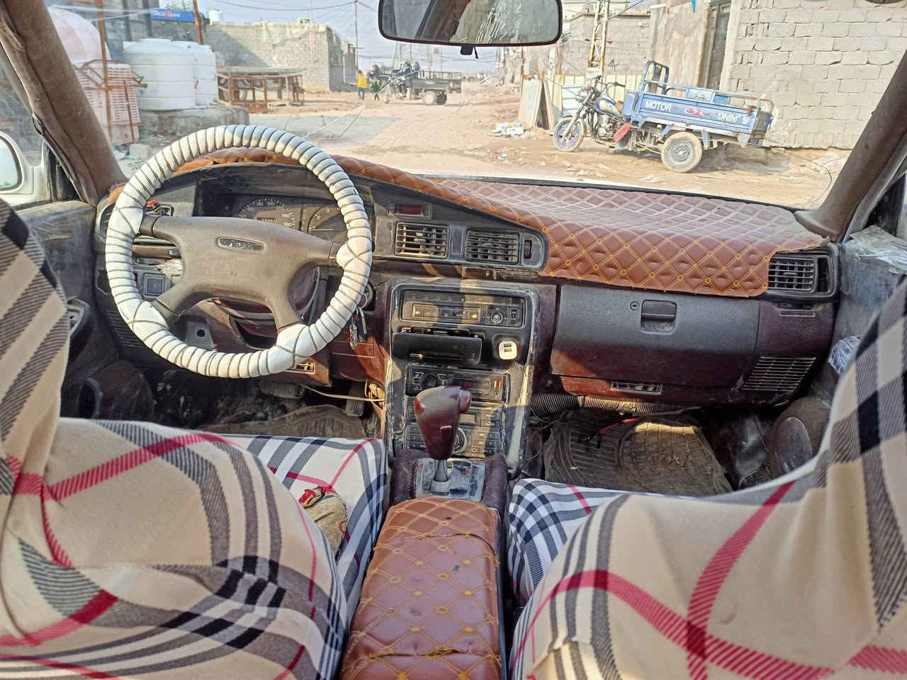 سلام عليكم    (للبيع او مراوس)
ياباني شيزر موديل 1991 مكفولة من الكص ونقل الجثة تحويل مباشر     ( فقط بيها معجون بالقمارة)

 راعيها نجف مكان السيارة نجف 

 كير ومحرك ونجي مكفولات

 كهربائيات شغالة 

تبريد شغال عوزه بس ربط كهرباءيات وغاز

سنوية مشروع وطني تتحول بكل المحافظات لل26 

غرامات مصفرة 

بور ومشط جدد ستيرن خفيف

سعرها 28 وبيه مجال قليل

***********
