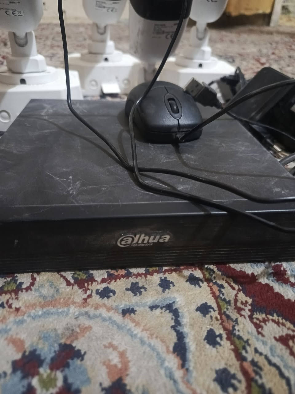 السلام عليكم كامرات اصلية للبيع
عدد 4 

السعر 150 وبيهن مجال 

***********
