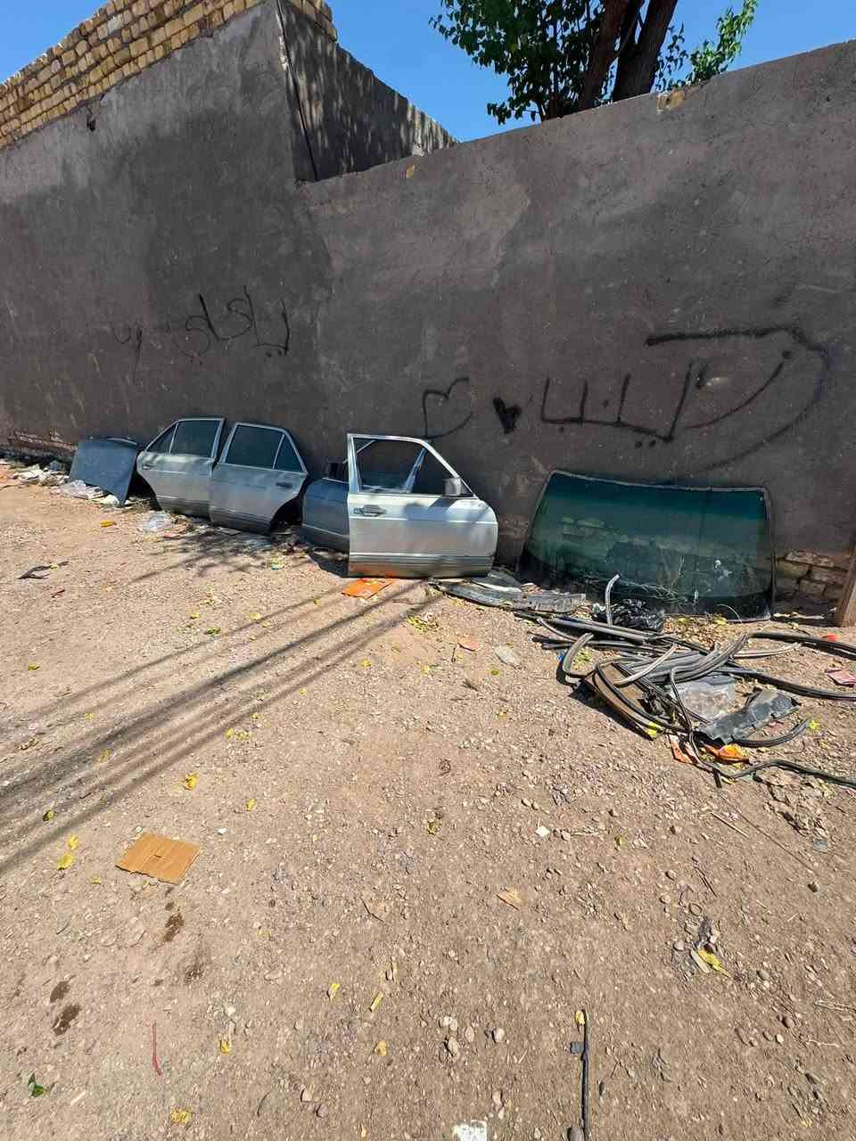يا الله سلام عليكم تفصيخ مارسدس 1988 شنو تحتاج موجود توصيل 🚚 جميع المحافضات 6الف مكان ناصريه قضاء رفاعي للستفسار ***********
