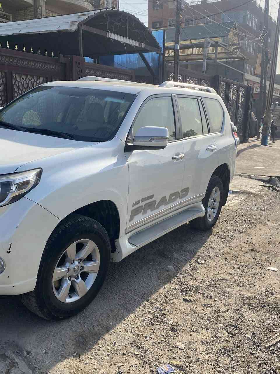 أ برادو  2015 السياره جاهزه من كلشي صدر حداديه مكينه كير كفاله ما شاء الله سياره نضيفه وحلوه السياره ماشيه 177 ألف مكان السياره بغداد  السياره معروضه 33:500$ بيها مجال 
للاتصال ***********
