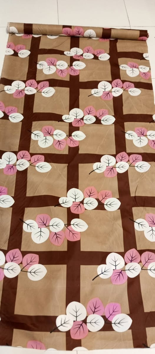 همايون عرض 2.25 
بالف المتر 
الساده الف وربع 
متوفر توصيل 
عنوانه كربلاأ العطيشي مقابيل البلديه 
(محل انسب الاسعار للاقمشه والستائر) 
***********
