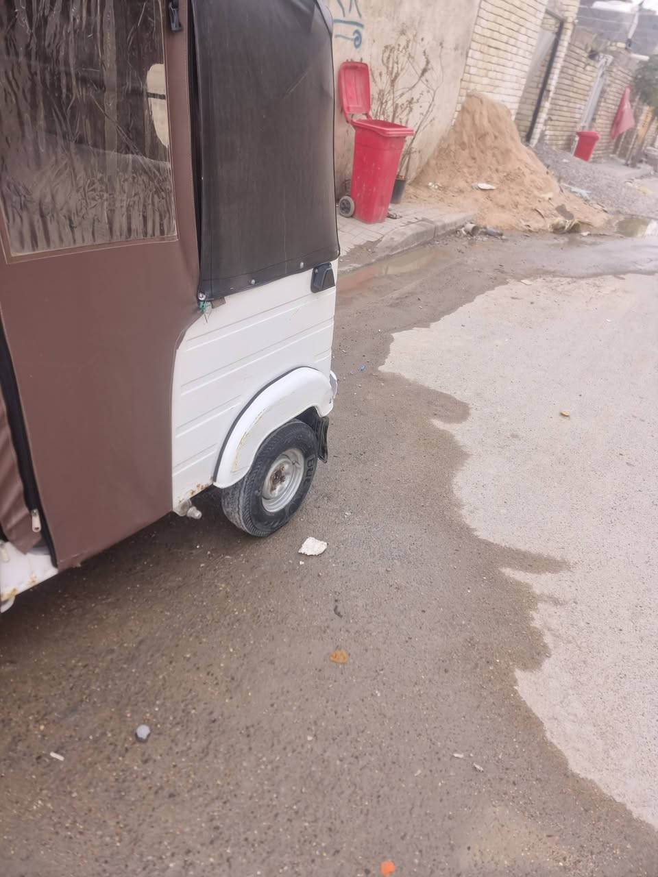 سلام عليكم تكتك البيع 20 شهر 11رقم وسنويه تحويل ثاني يوم تكتك مابيه اي صبغ ولا سمكره كفاله من صبغ وسمكره مكينه اكسن لا تنقيص لا تبخير مكينه ناعمه مابيه اي خياسات *********** مدينه الصدر حي الكوفه
