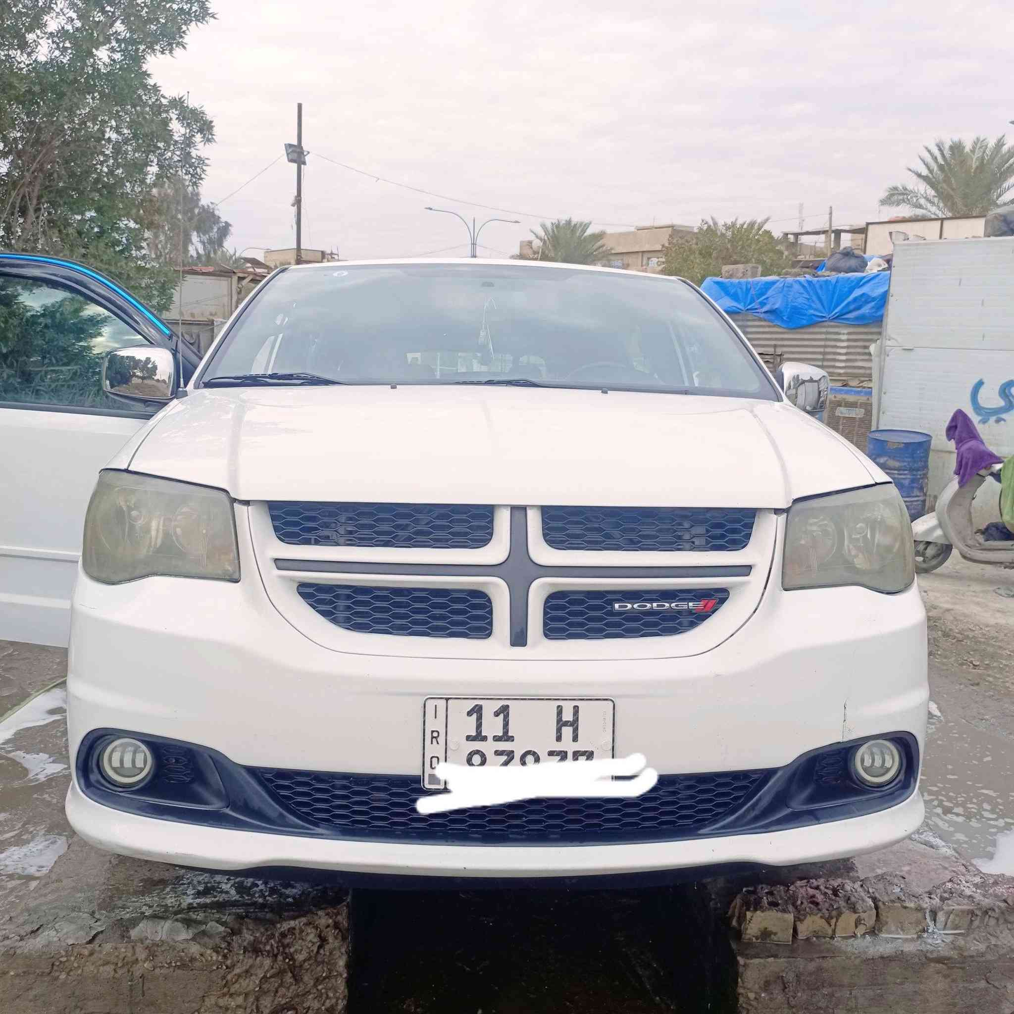 السلام عليكم دوج كرفان للبيع فقط رقم بغداد انكليزي حادثها جاملغ وبنيد الشراي يتصل مكينه كير حداديه كله كامل
السعر 165 وبيها مجال 
***********
