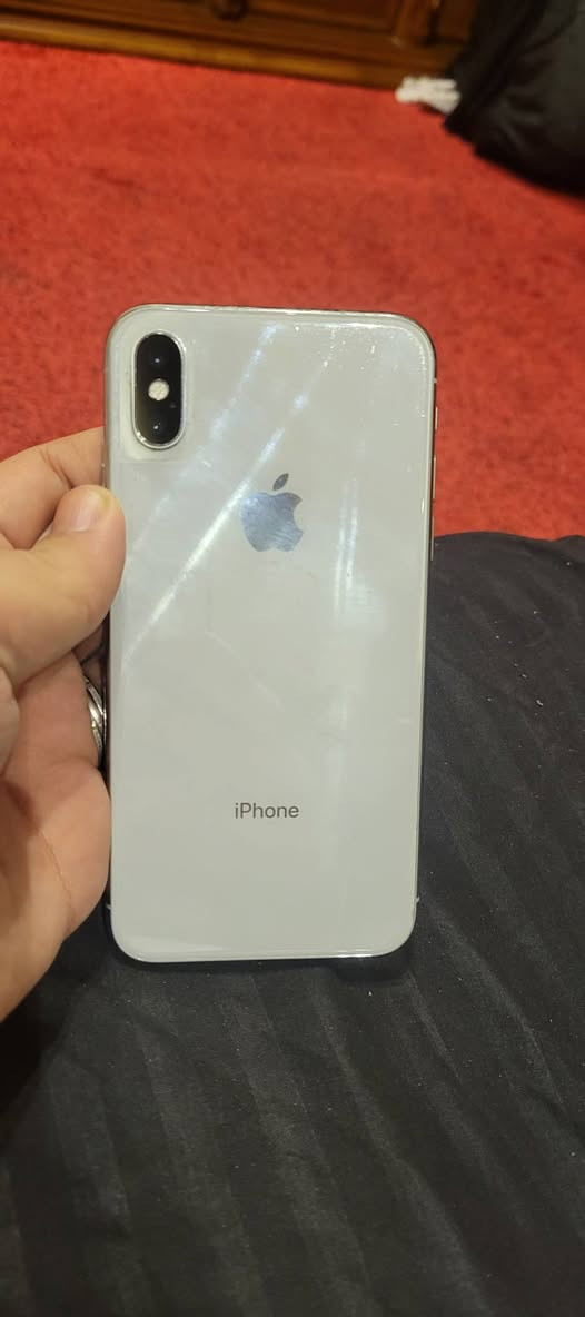 ايفون x ذاكرة ٢٥٦ غير مفتوح ولا مستبدل اي قطعه الجهاز  بطاريته تعبانه فيس ايدي نت اتصال صوت كامرا كله شغال 
بغداد الجادريه ***********
