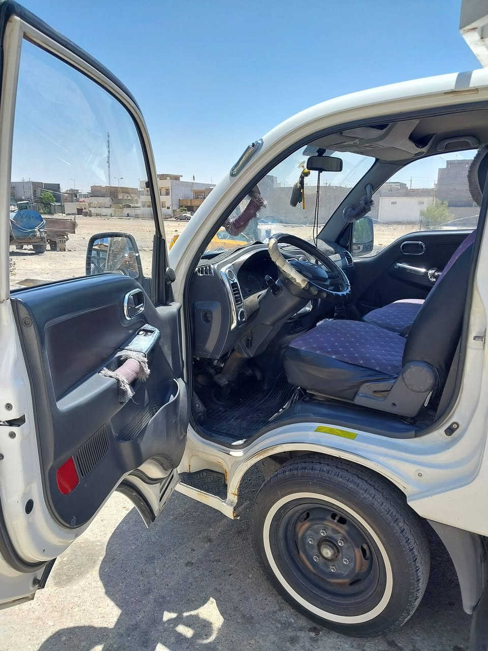 كيا حمل ٢٠١٤ رقم ديالى دولي الجديد هزه جديده
محرك كير تدفئه تبريد تخم تاير حداديه كله بشرط
سياره نظيفه جدا  مكان السيارة ديالى  السعر ١٠٠ $
***********
