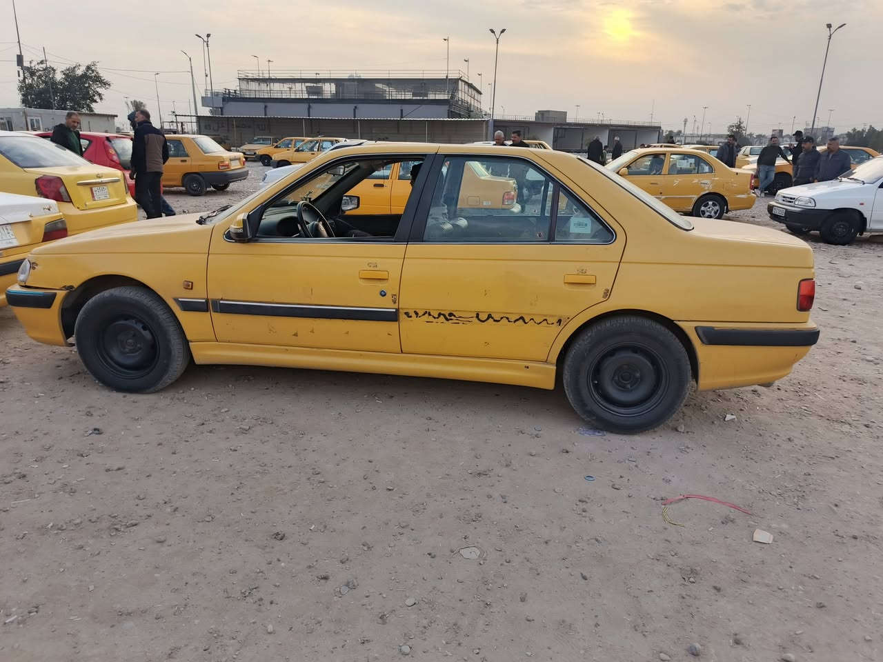 سلام عليكم بيجو بارص 2015 البيع سيارة بسمي سيارة جاهزة بيها تعمير هلالات لورة وجملغ مامي صبغ تبريد شغال سنوية 2028 رقم, ***********، سعر، 46، و بيهة مجال، مكاني بغداد العبيدي رئاسة شارع عشرين
