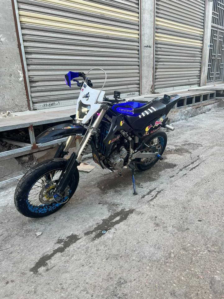 السلام عليكم قفاز كاوزاكي ربع مزوده مال لعب الدراجه مزوده من الاف للياء وياله سياحي وتايرات طلقة كلج طويله دوسات بريك عنابير تجوة رجل كامله الدراجه نكره بكل وكت اول ثاني ثالث تعليك بطناش فول الفول الدراجه بس ينرادلها جوين شوته  حالين الدراجه شغاله مابيها اي شكال رايدها بيع او مراوس شعندك ادخل خاص او اتصل ***********ملاحضه تجي تكلب وتقتنع يله تاخذ مكاني الكرخ
